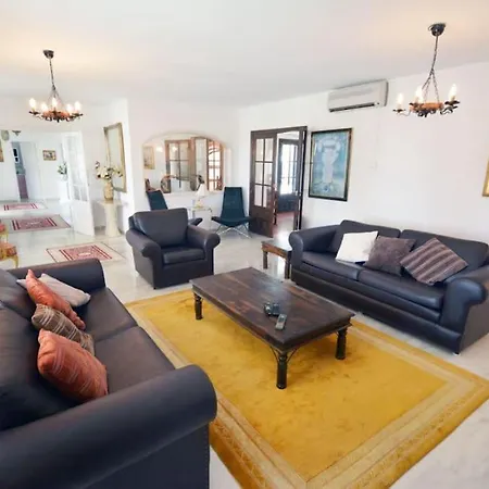 Large 7 Bedroom In Sierrrezuela Heated Pool Villa *