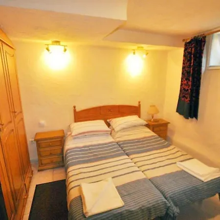 Large 7 Bedroom In Sierrrezuela Heated Pool Villa