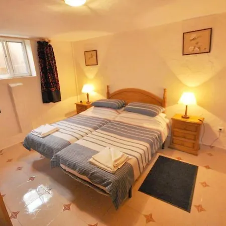 Large 7 Bedroom In Sierrrezuela Heated Pool * Malaga